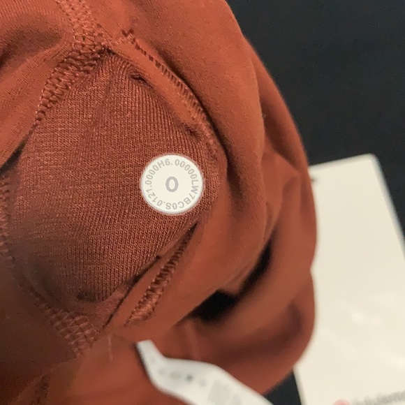 Lulu align short 8” - Picture 9 of 9